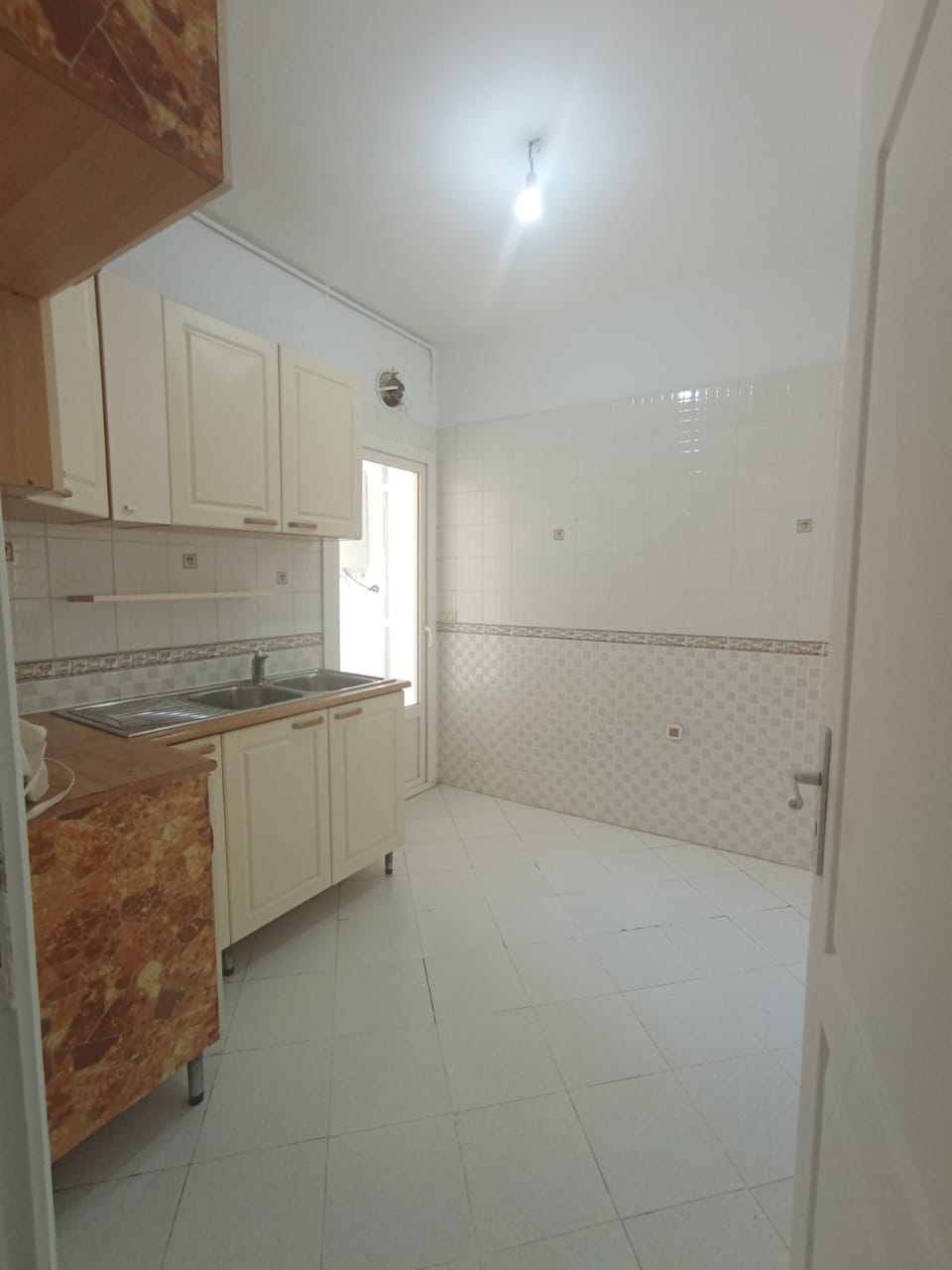 La Marsa El Aouina Location Appart. 2 pices Appartement splus 2  lwahat