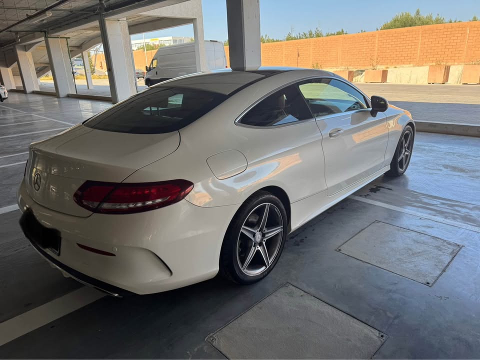 Ariana Ville Riadh Landlous Mercedes C.Coupe Mercedes classe c coup