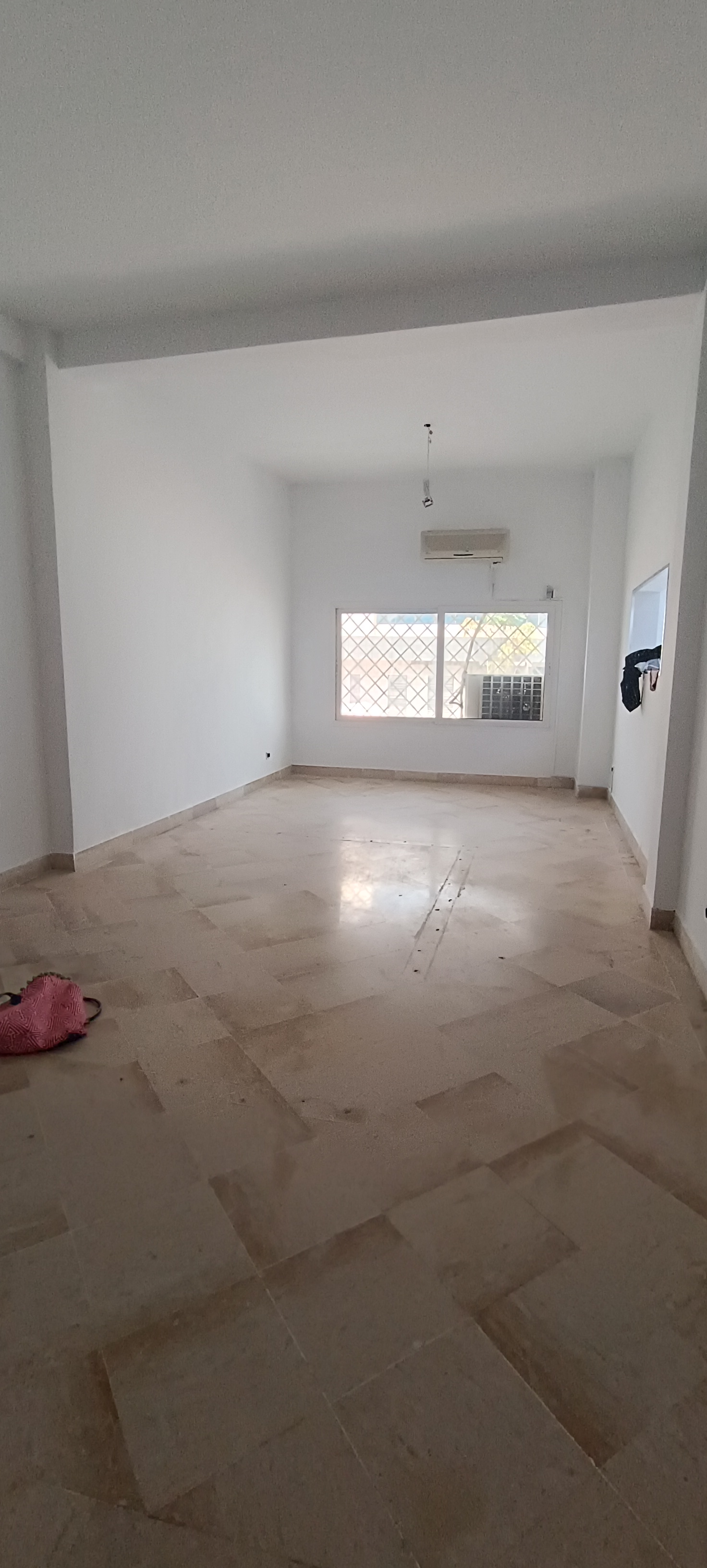 Cite El Khadra Cite Jardins Bureaux & Commerces Surfaces Local  usage professionnel et commercial