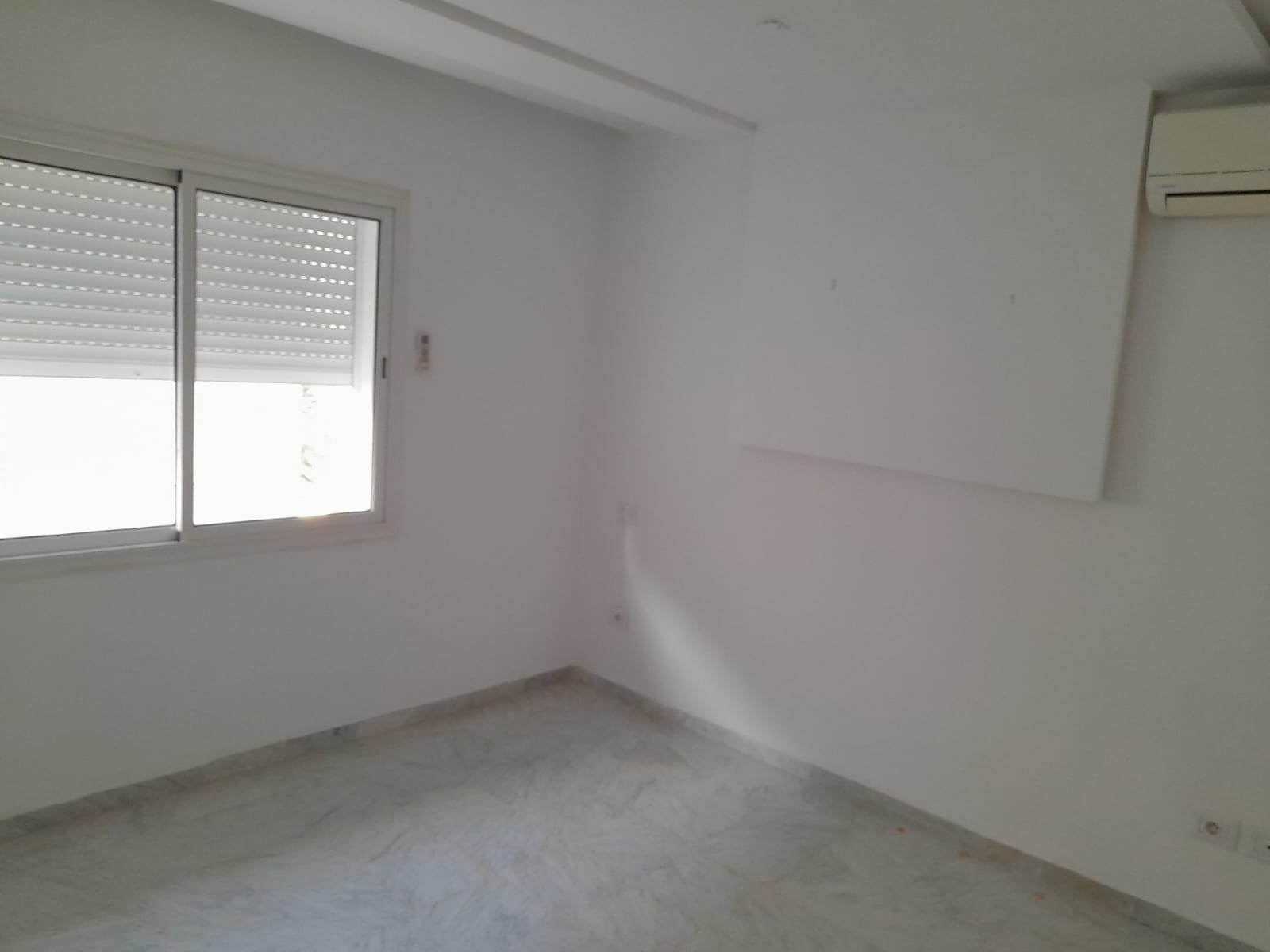 La Soukra Cite El Hana Location Appart. 2 pices Appart hs  l'aouina