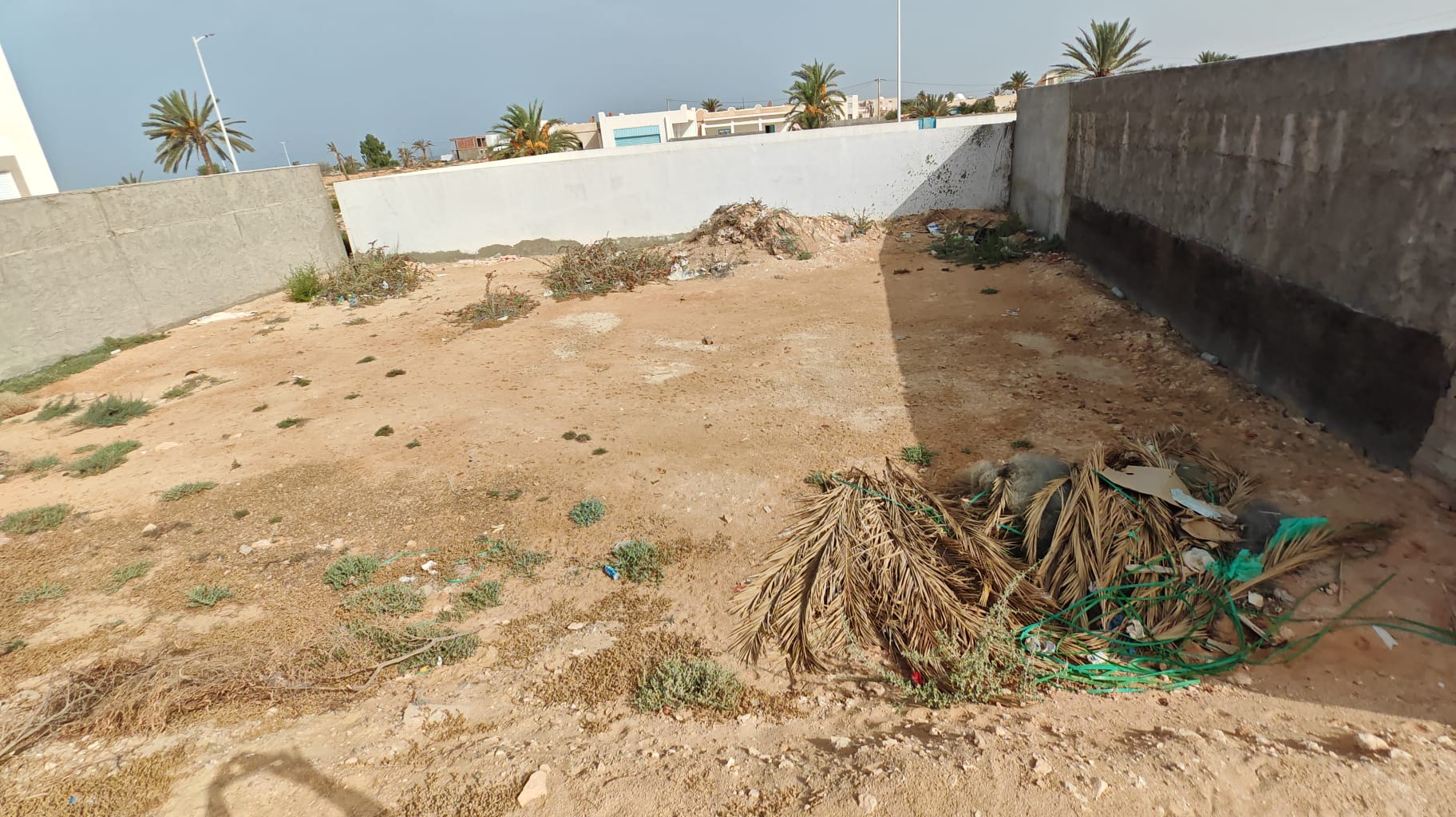 Ajim Ajim Terrain Terrain nu Terrain viabilis dans la zone afh avec permis
