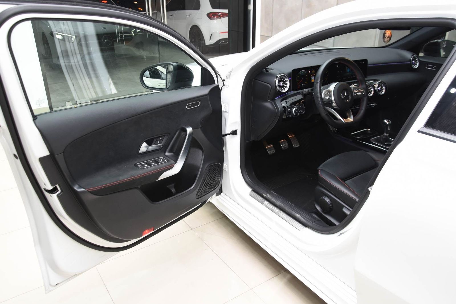 Ain Zaghouan Ain Zaghouan Mercedes A Mercedes a 180 kit amg  change possible