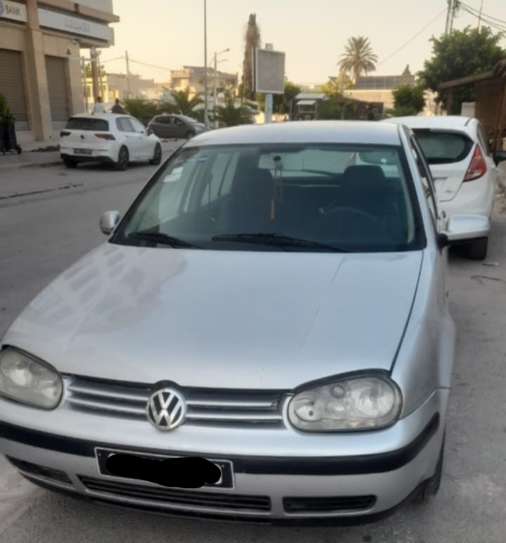 Ezzahra Ezzahra Volkswagen Golf 4 Golf 4 trs bonne tat