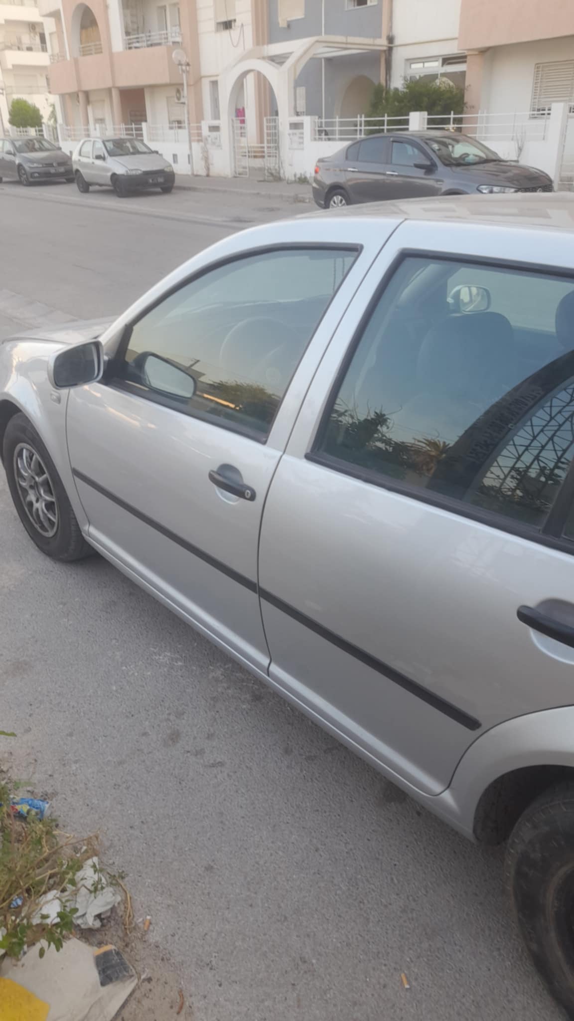 Ezzahra Ezzahra Volkswagen Golf 4 Golf 4 trs bonne tat