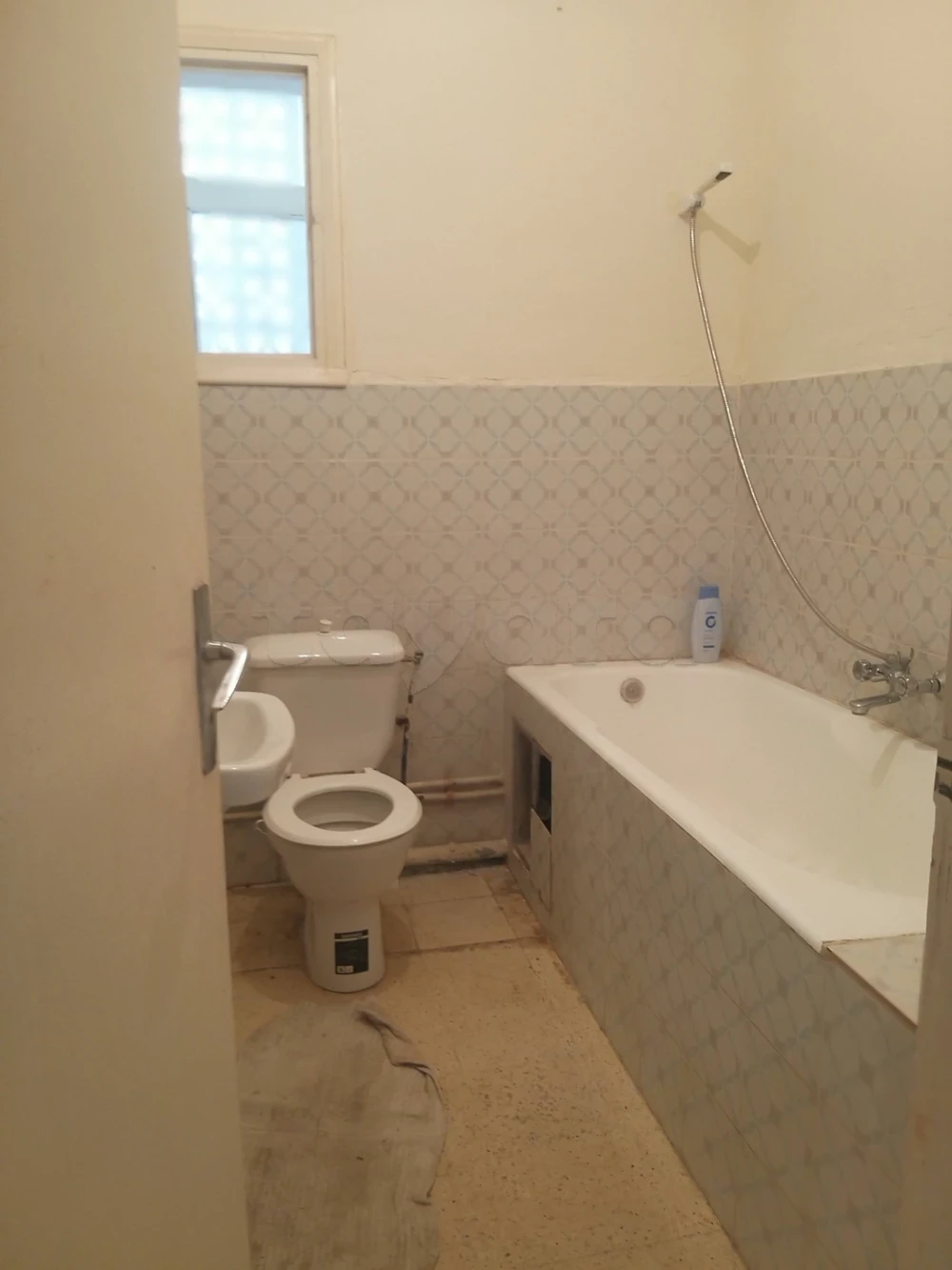 Sousse Riadh Sousse Riadh Location Appart. 2 pices Aloue appartement etudiante uniquement