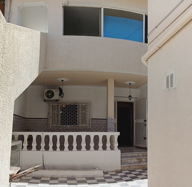 El Mourouj El Mourouj Vente Maisons Villa av 20 mars avec local commercial