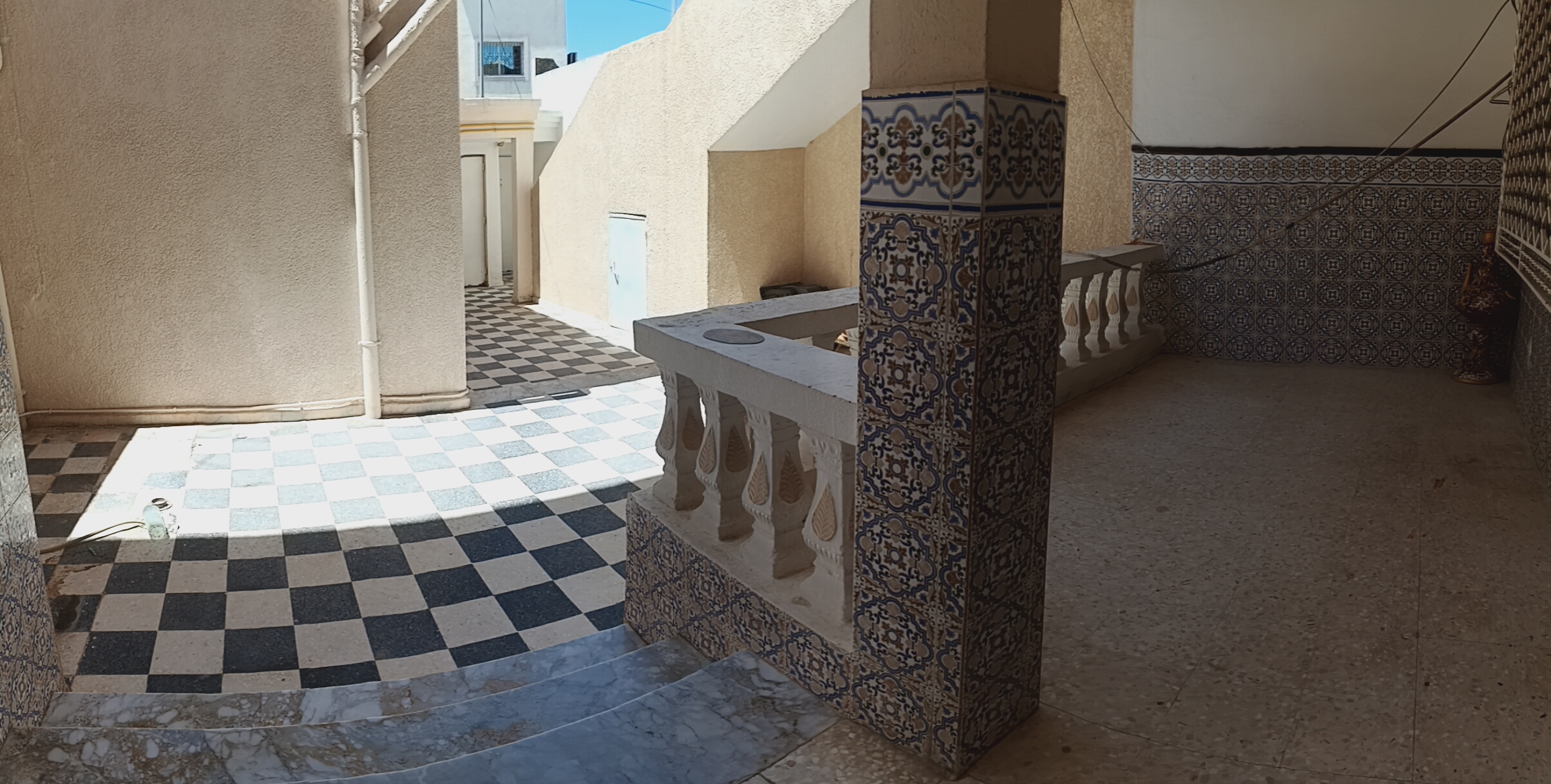 El Mourouj El Mourouj Vente Maisons Villa av 20 mars avec local commercial
