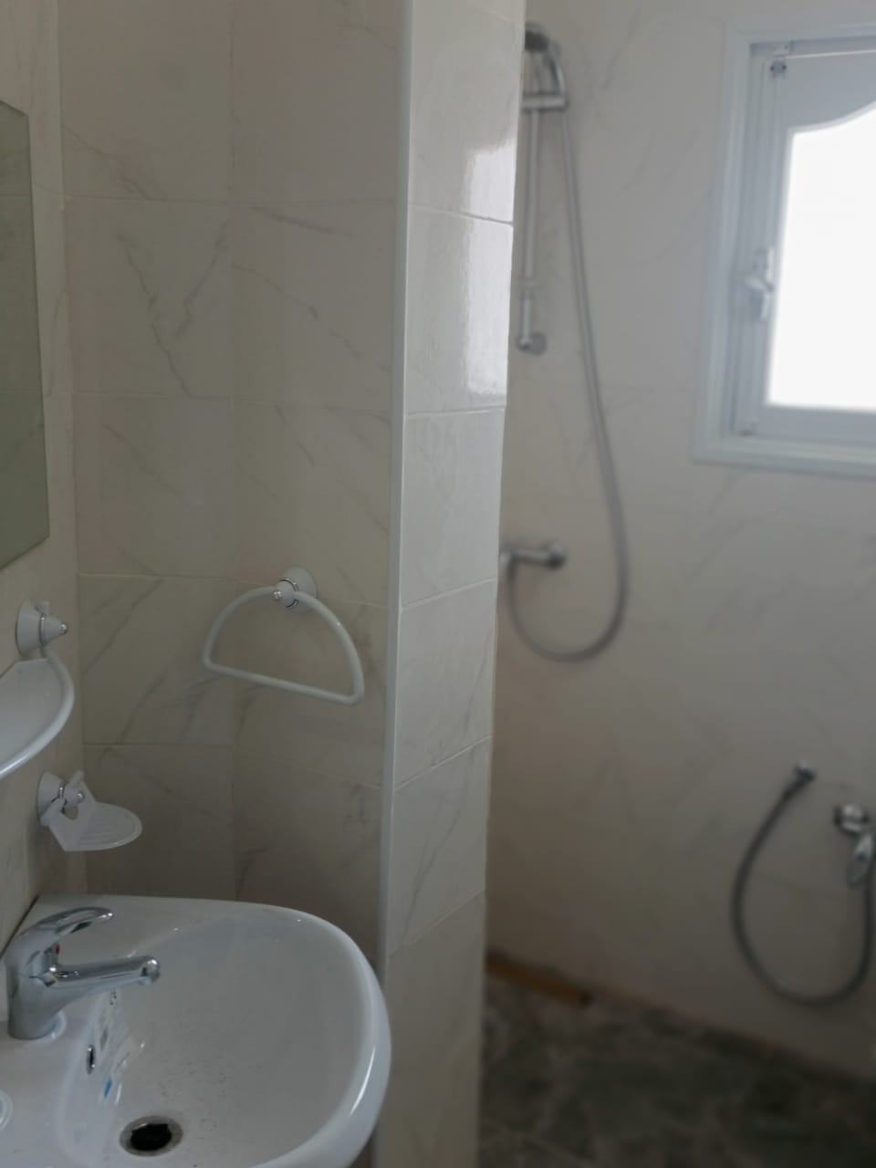 Sakiet Ezzit Sakiet Ezzit Location Appart. 4 pices Appartements  sakiet ezzit prs de uib