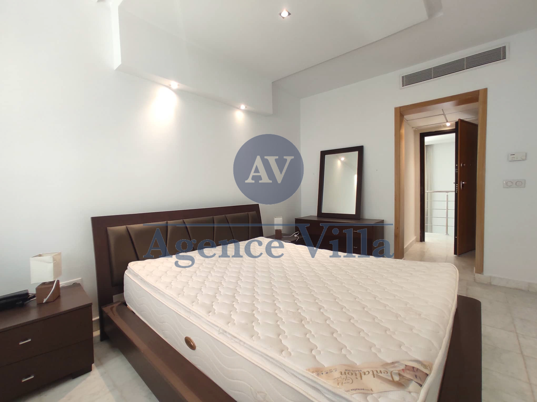 La Marsa Berge Du Lac Location Duplex Un loft s2 au lac2