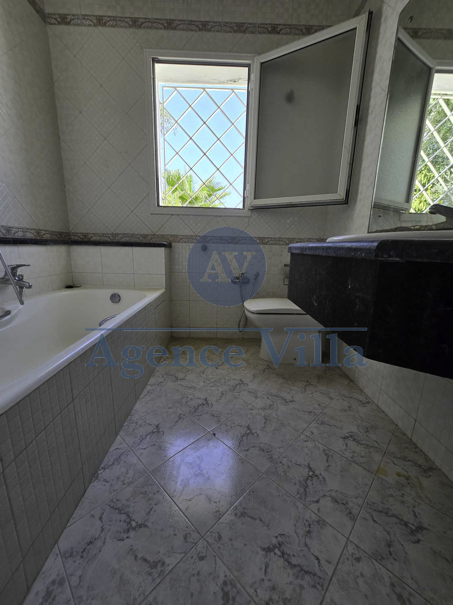 La Soukra La Soukra Location Maisons Une villa s3  la soukra avec jardin
