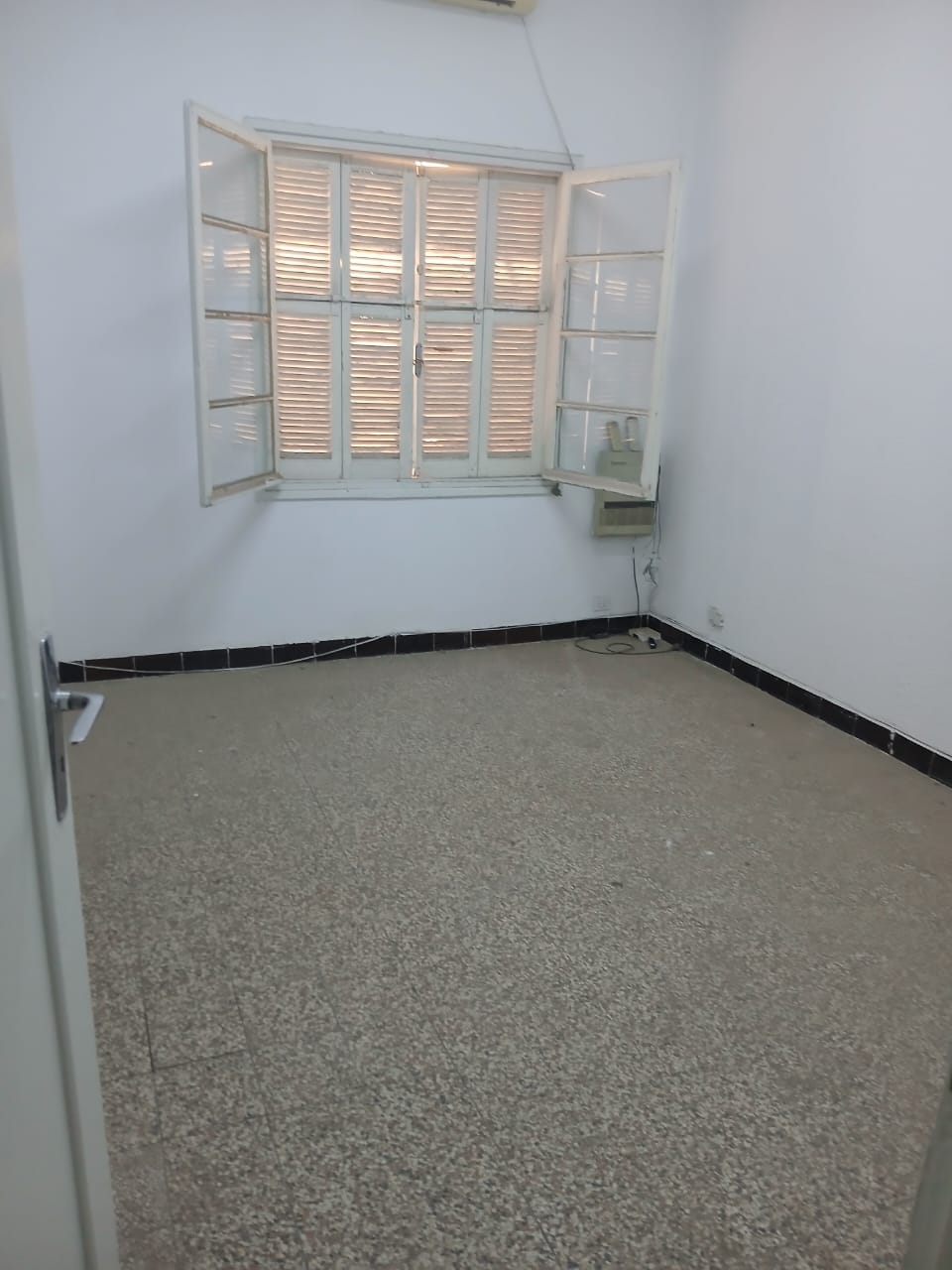 Cite El Khadra Cite El Khadra Vente Appart. 5 pices+ Appartemrnt lafayette