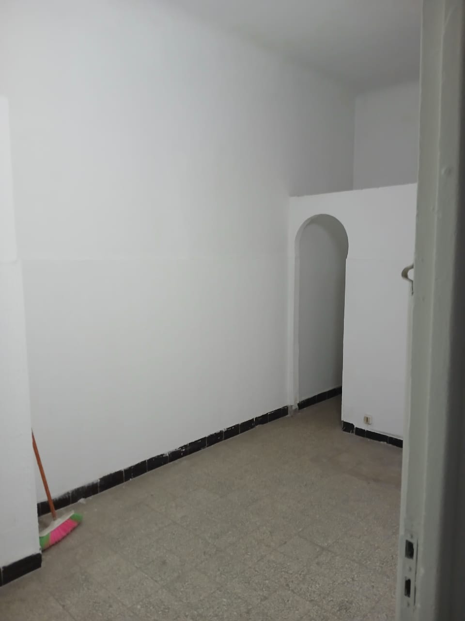 Cite El Khadra Cite El Khadra Vente Appart. 5 pices+ Appartemrnt lafayette