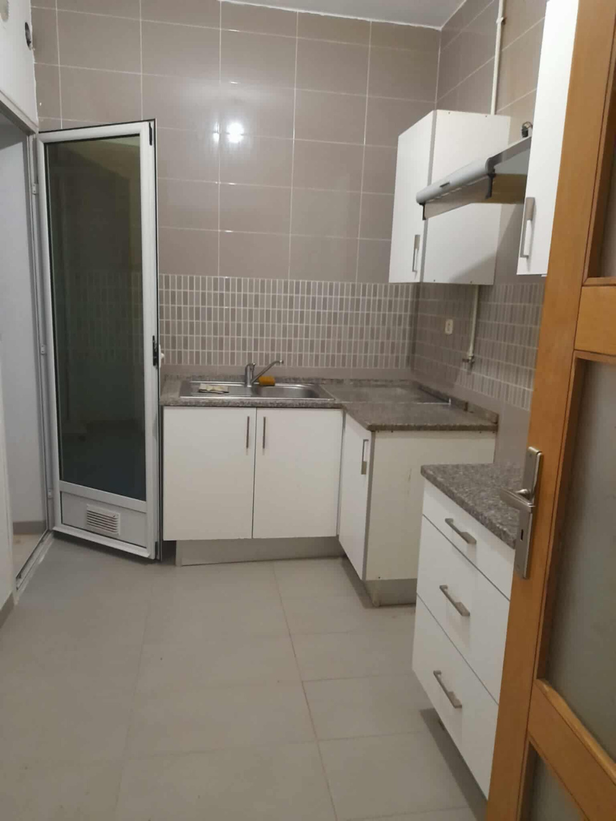 La Marsa El Aouina Vente Appart. 2 pices Appartement    splus 1  lwahat