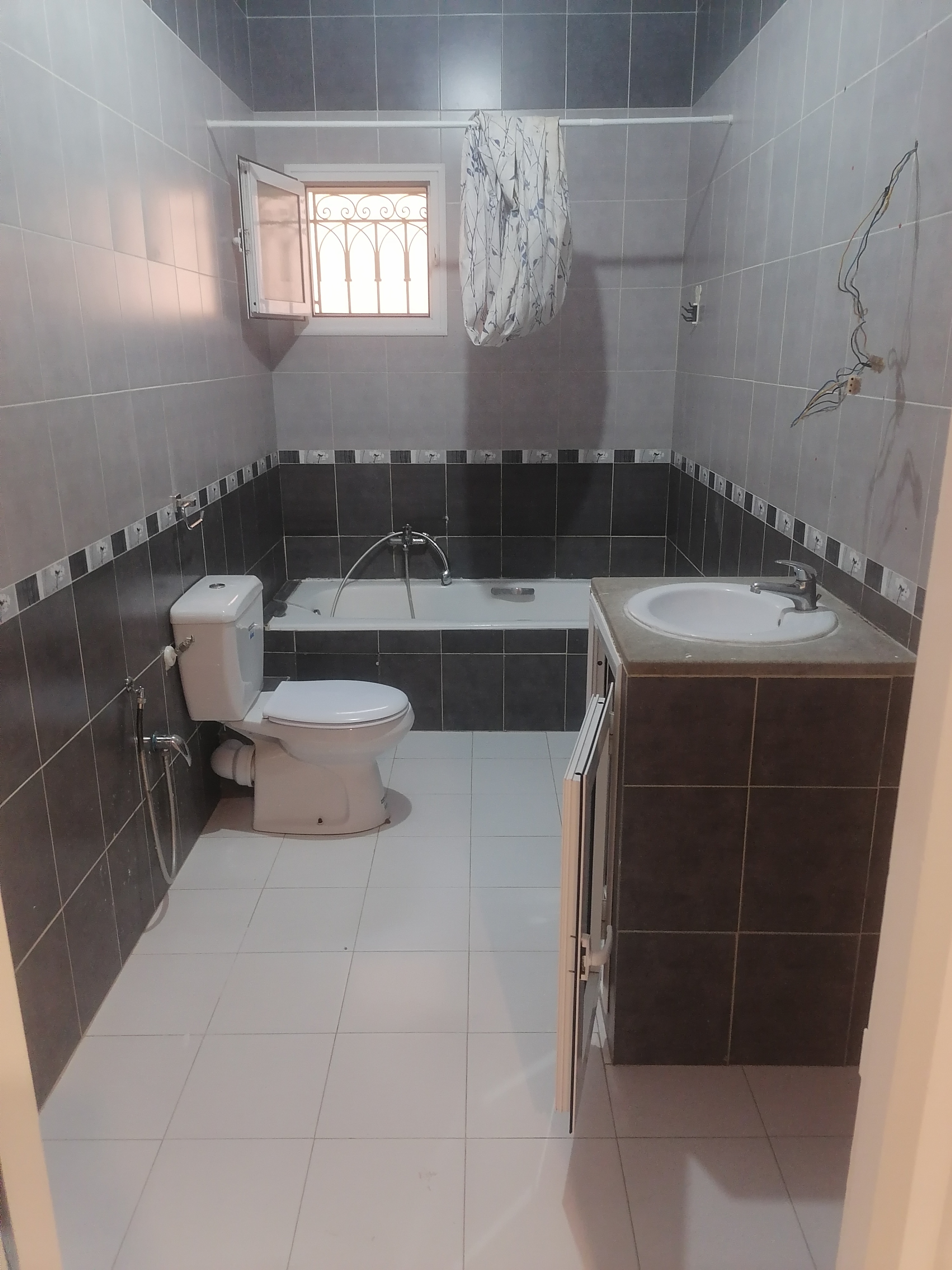 La Soukra Borj Louzir Location Appart. 3 pices Appartement 3 pices  borj louzir ariana