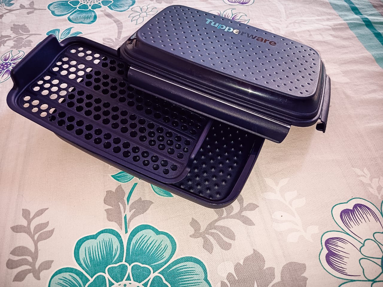 Ariana Ville Borj El Baccouche Conglateur armoire Autre Tupperware en promo