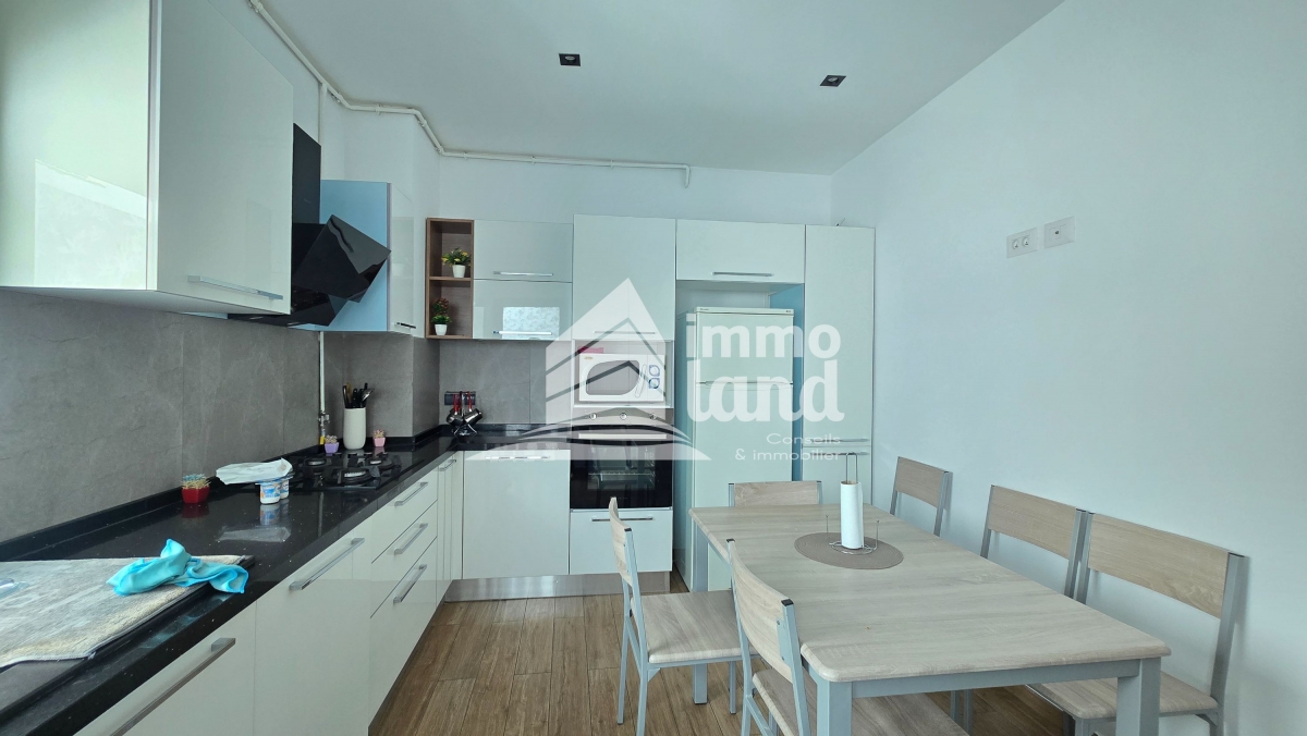 La Soukra La Soukra Location Appart. 4 pices Appartement s3 meubl  la soukra