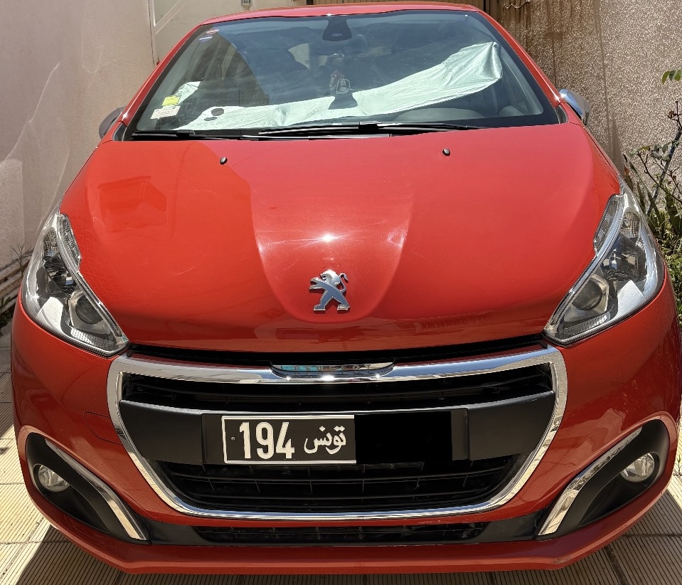 El Menzah El Menzah 1 Peugeot 208 1ere main presque neuve