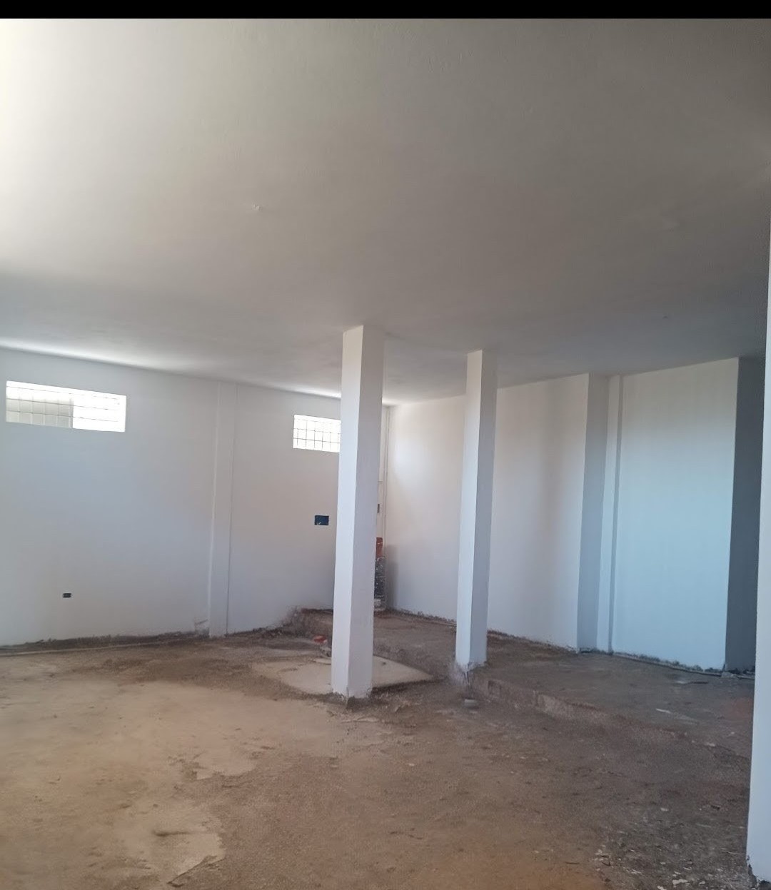 Oued Ellil Oued Ellil Location Surfaces Local entreposage   nouvellement  construit 130 m2
