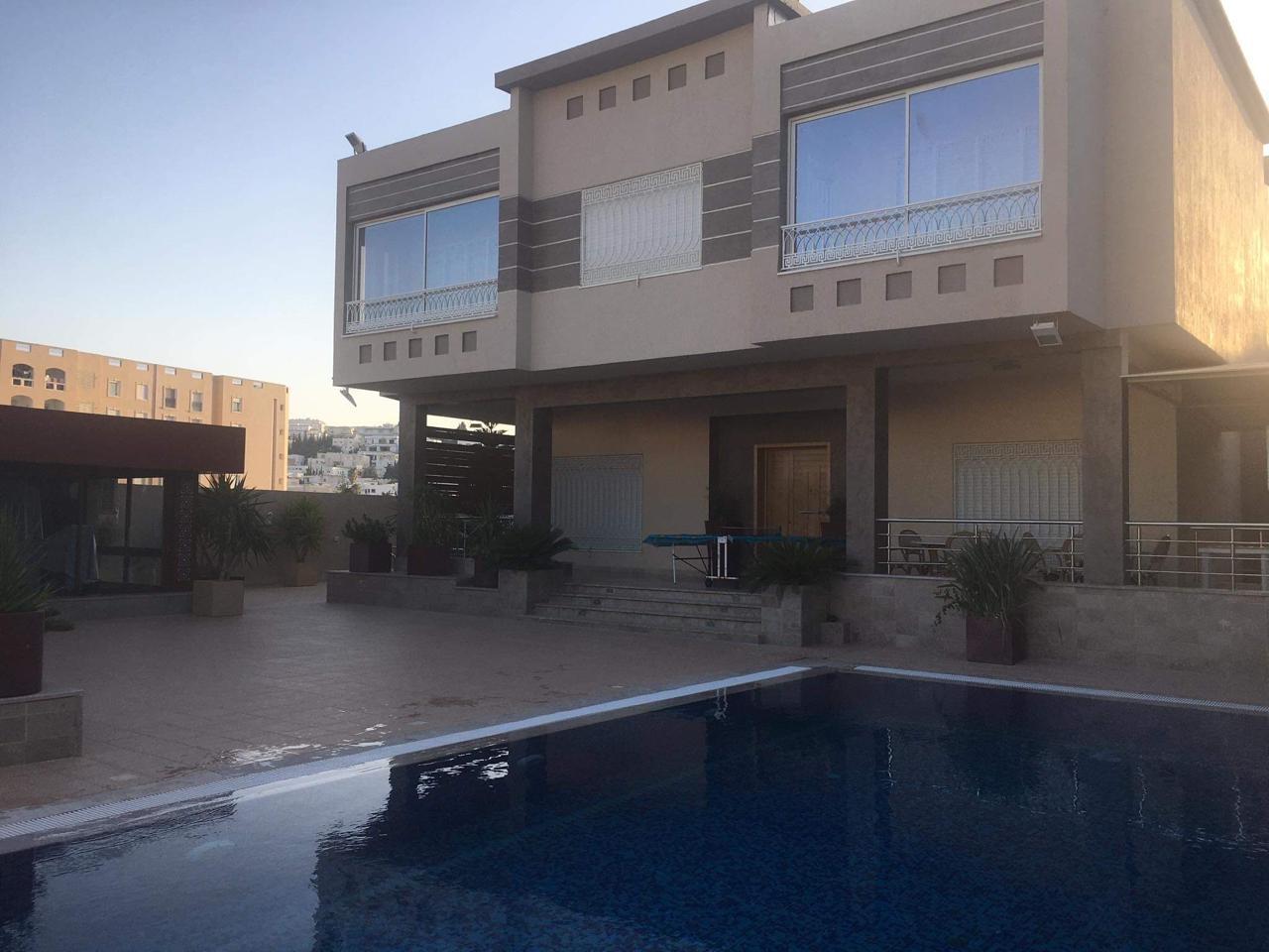 Mnihla Cite Ennasr Vente Maisons Villa el nasser 748m2 piscine et ascenseur