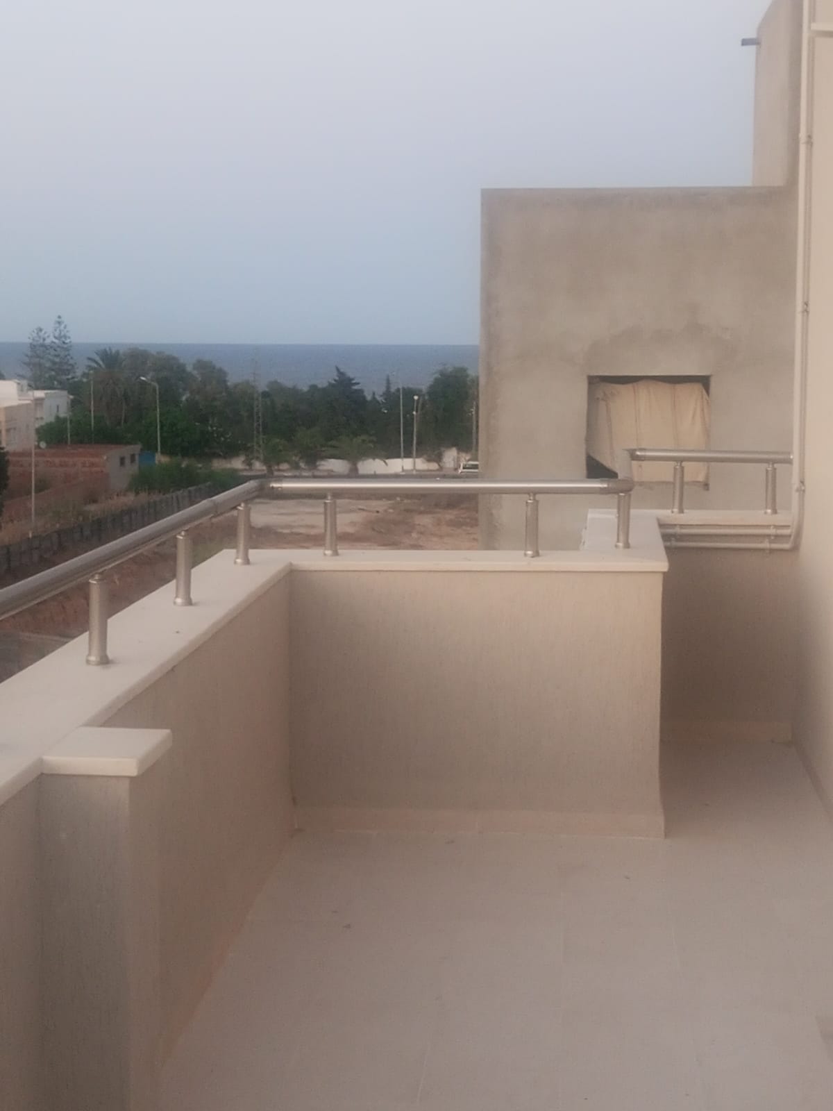 Akouda Chatt Meriem Location Appart. 3 pices Appts s2 standing tout neuf chott meriem