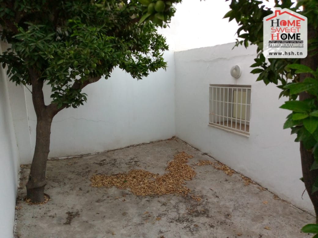 Bab Bhar Bab Bhar Bureaux & Commerces Surfaces Local el bacha  montfleury