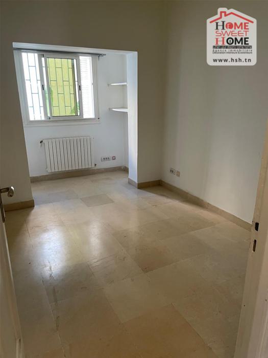 Ariana Ville El Menzah 6 Vente Maisons Triplex layan  menzah 6