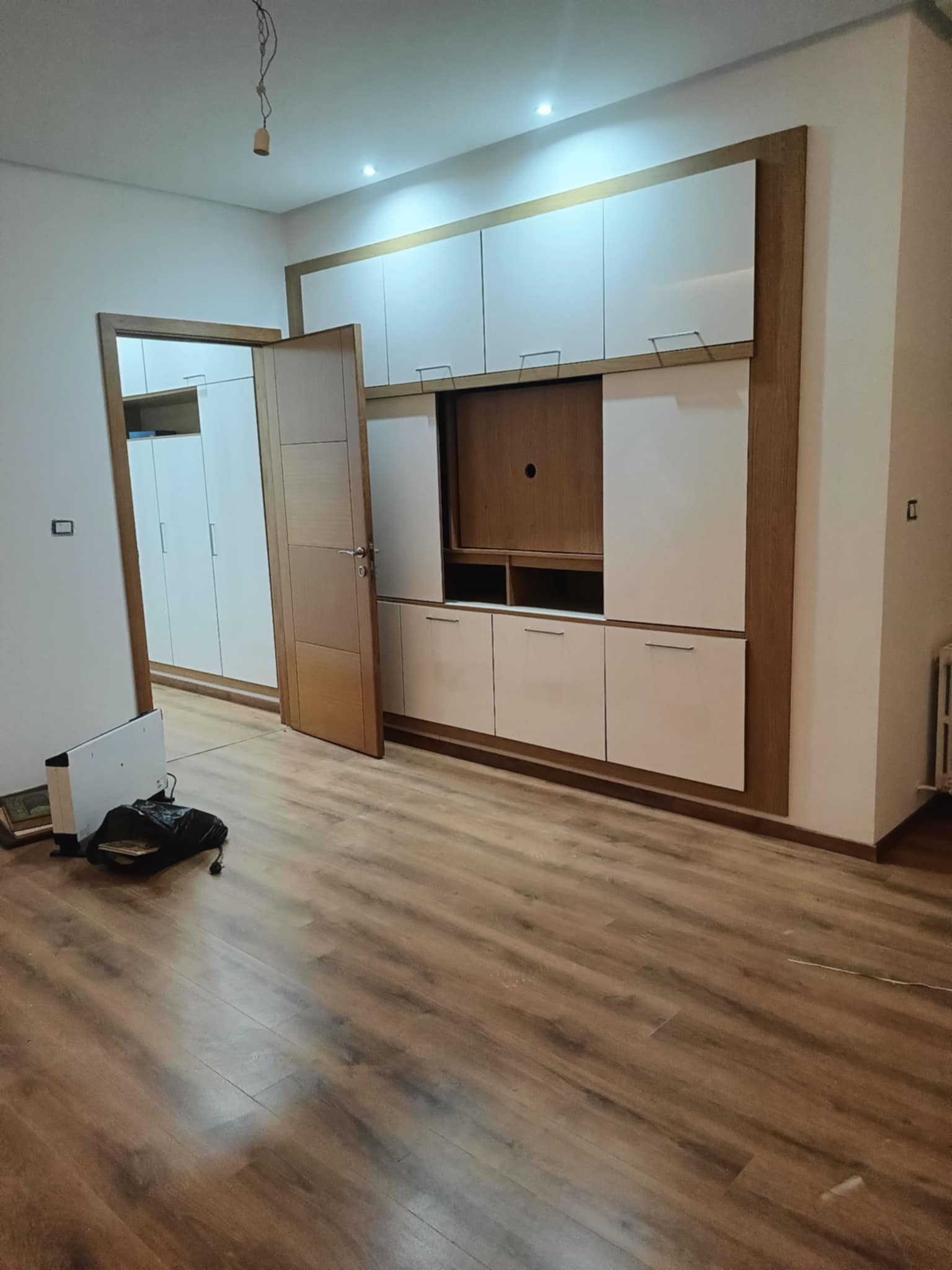 Ariana Ville El Menzah 6 Vente Maisons Une maison  sur deux niveaux indpendant