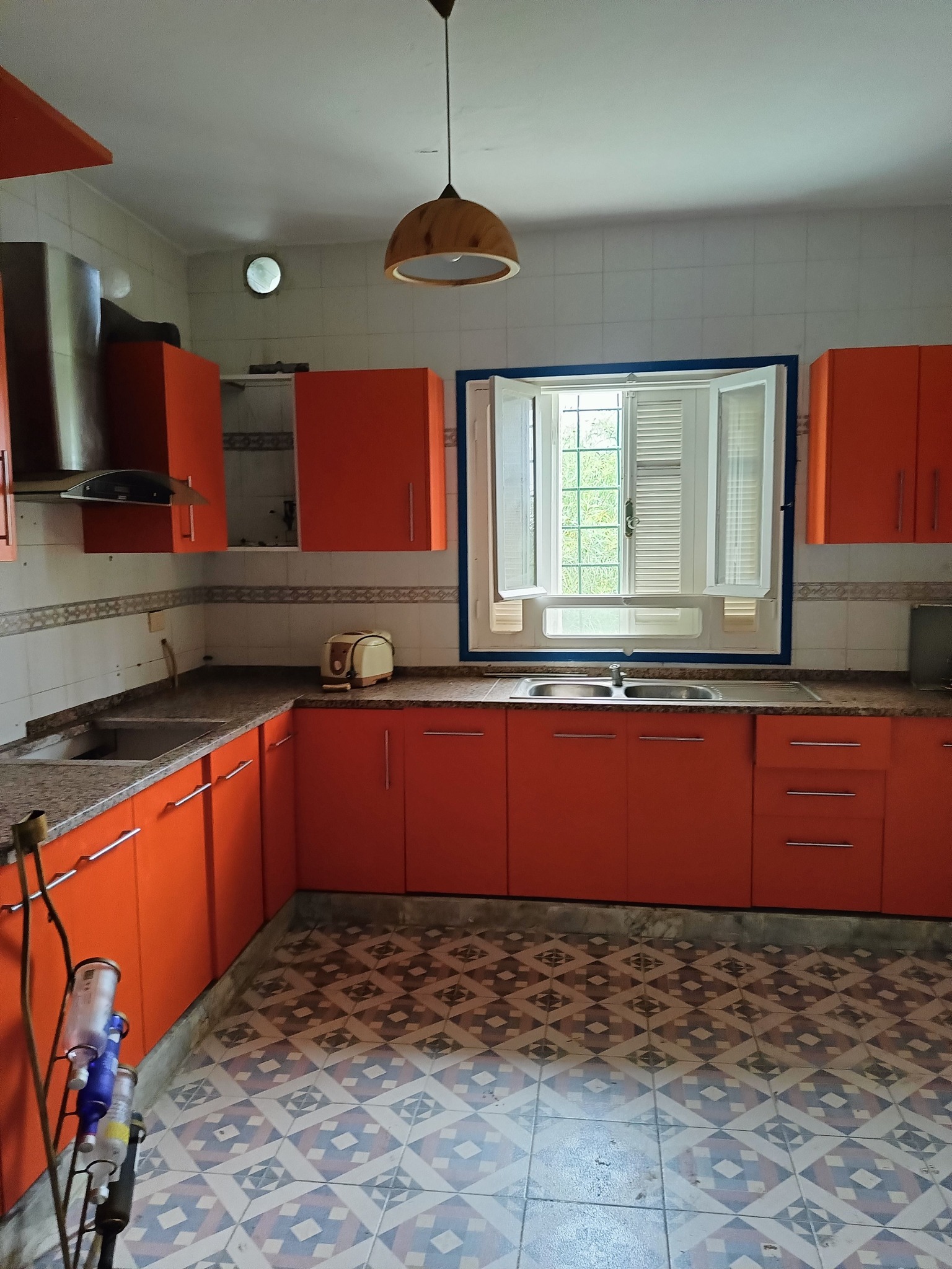 Carthage Salambo Vente Appart. 5 pices+ Une villa bien place
