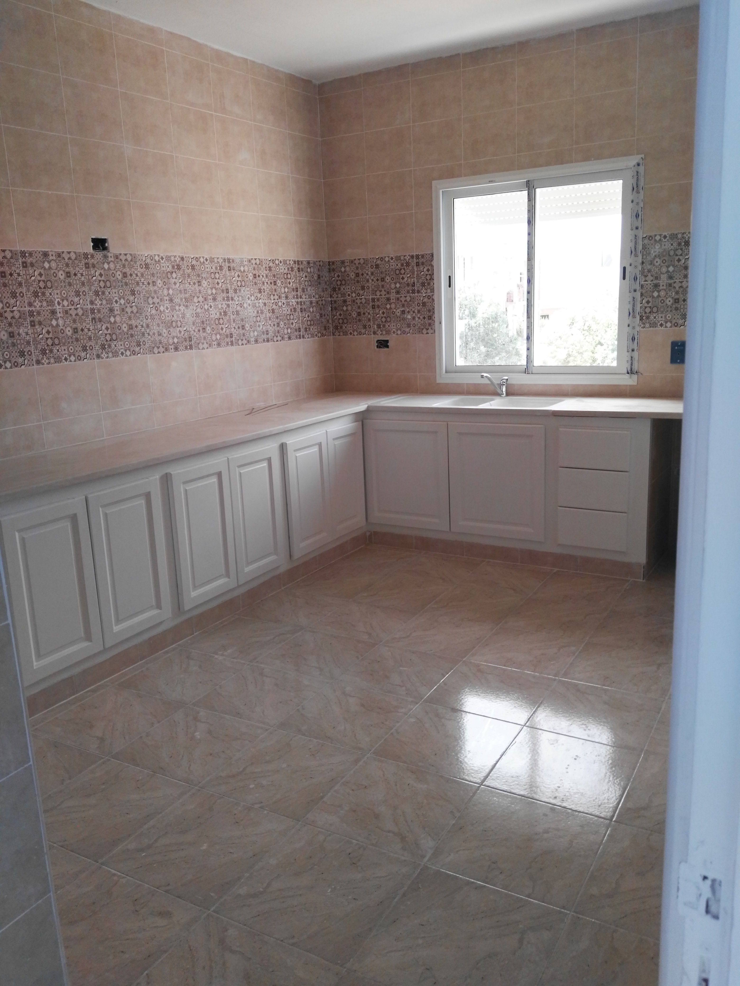 Raoued Cite Ennkhilet Vente Appart. 3 pices Vend appartement etage de villa