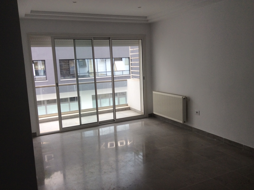 El Menzah Tunis Belvedere Location Appart. 3 pices Pl pasteur salon et 2 pices au 1er tage moderne