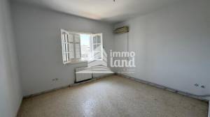 La Soukra Sidi Soufiene Location Appart. 1 pice Tage de villa s3 de 170m2  borj