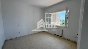 La Soukra Sidi Soufiene Location Appart. 1 pice Tage de villa s3 de 170m2  borj