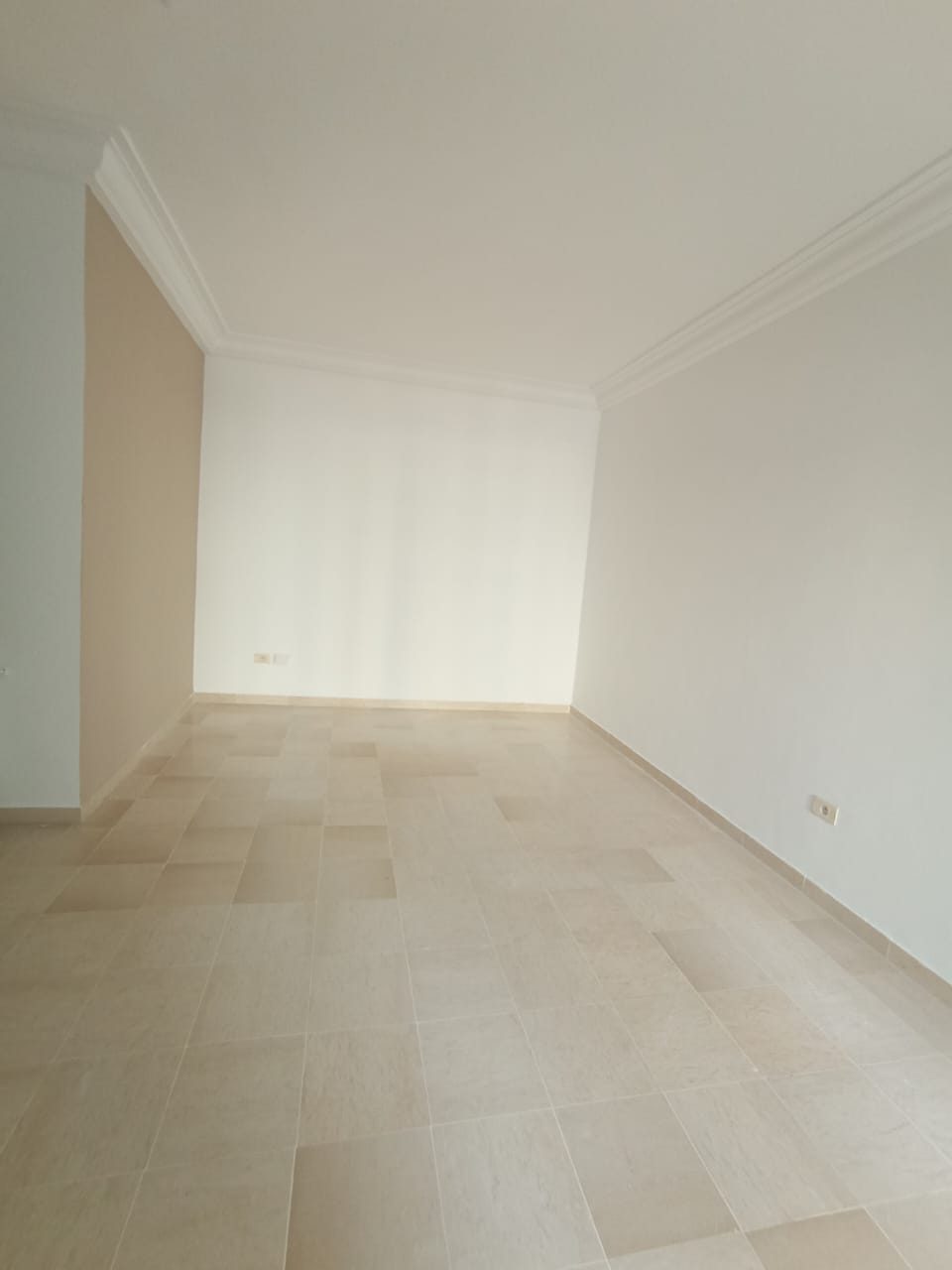 La Marsa El Aouina Location Appart. 2 pices S plus 2 avec place pss cite wahat
