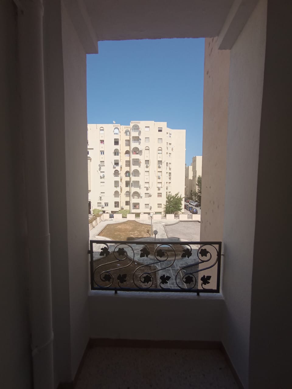 La Marsa El Aouina Location Appart. 2 pices S plus 2 avec place pss cite wahat