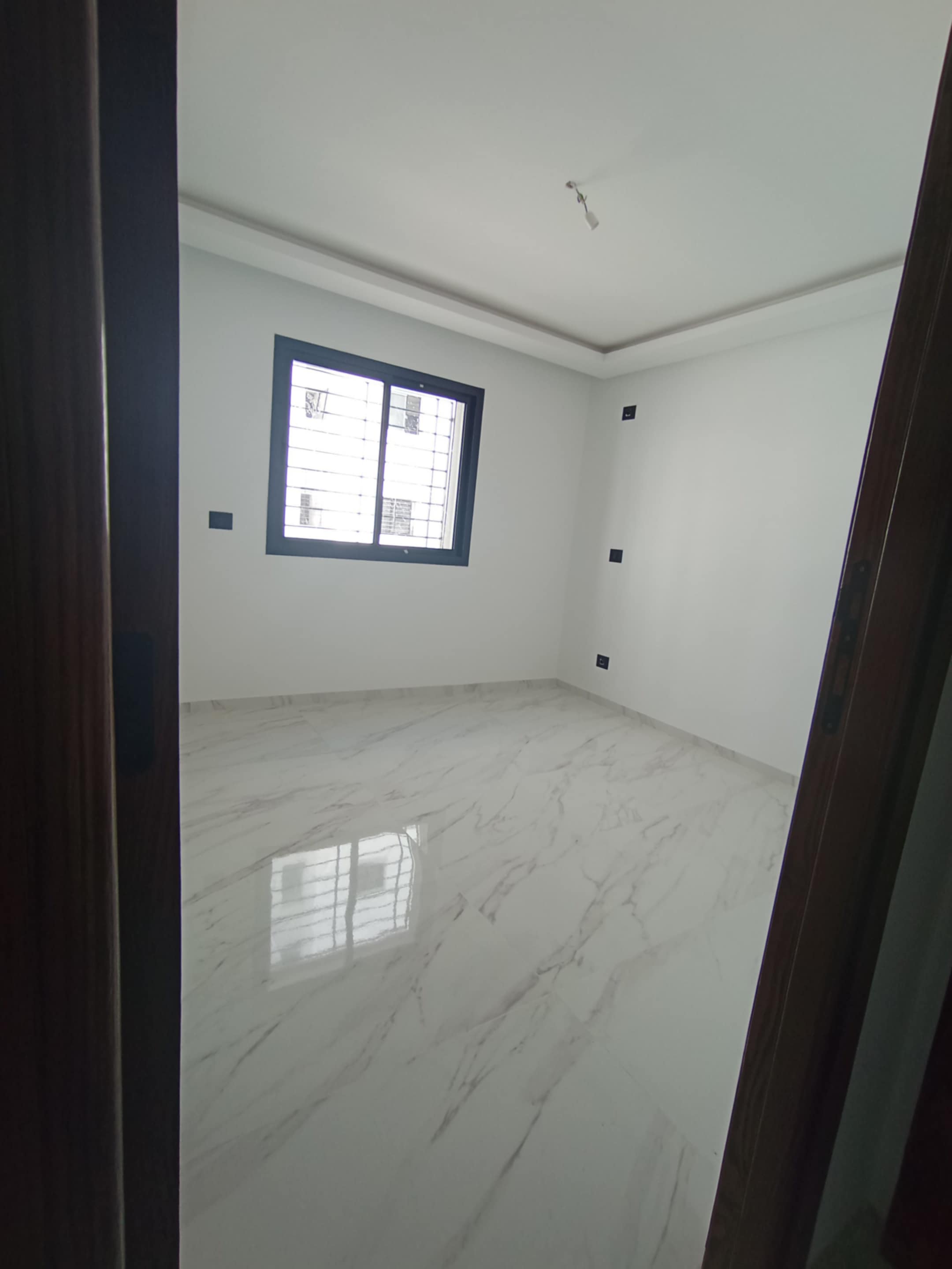 La Marsa El Aouina Location Appart. 2 pices S plus 2 jamais habite avec place parking sous sol