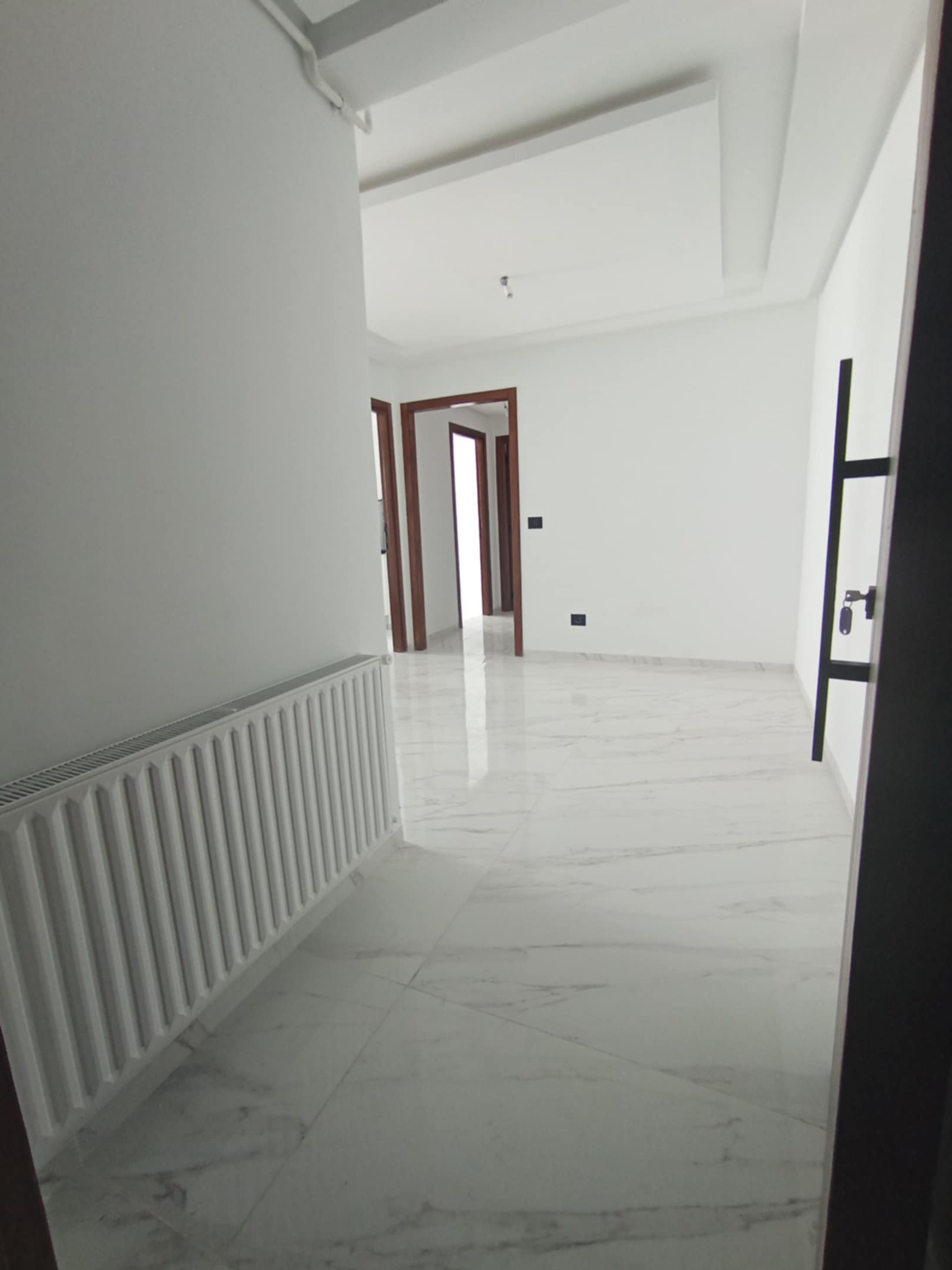 La Marsa El Aouina Location Appart. 2 pices S plus 2 jamais habite avec place parking sous sol