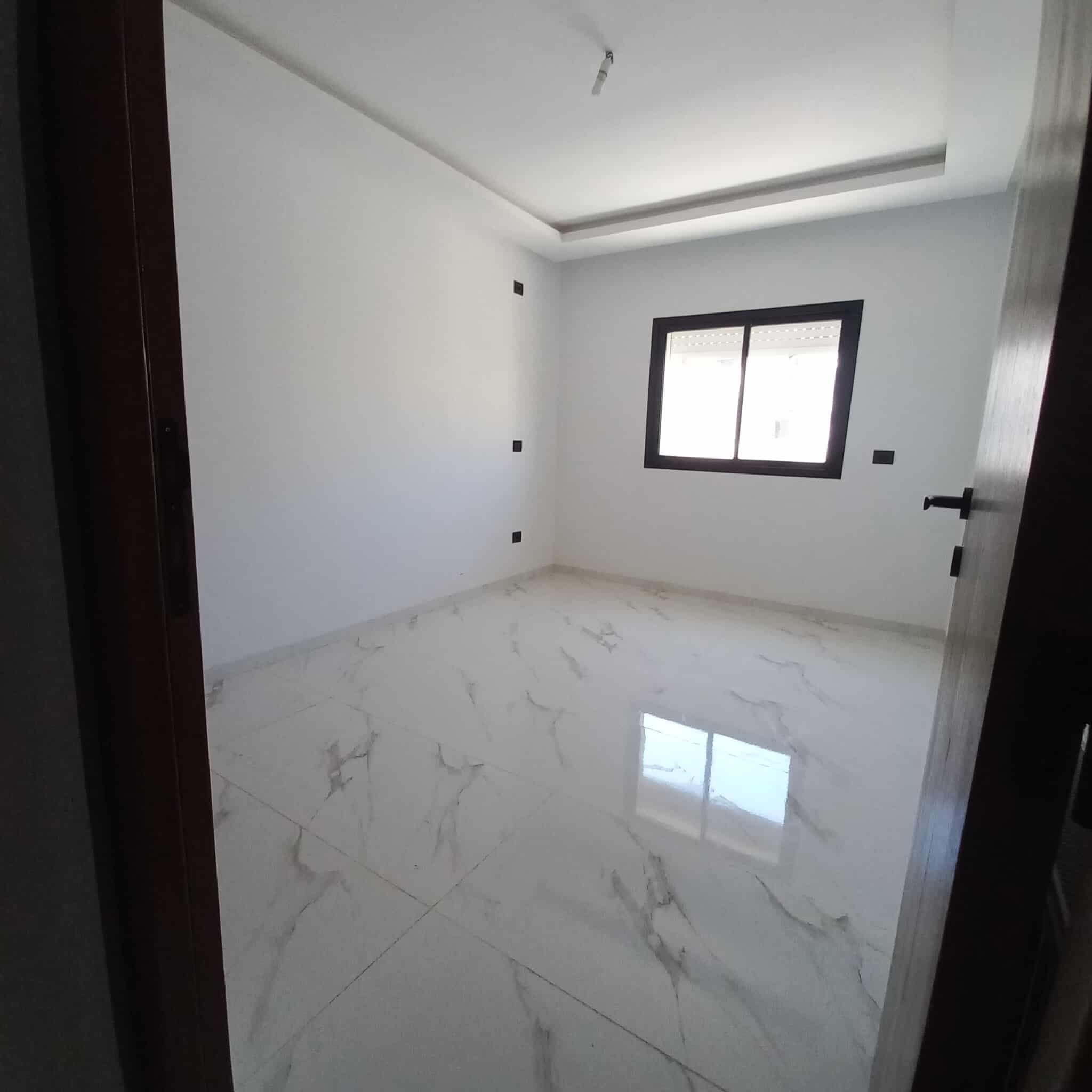 La Marsa El Aouina Location Appart. 1 pice S plus 1 cite el wahat pres carrefour ben yaghlene