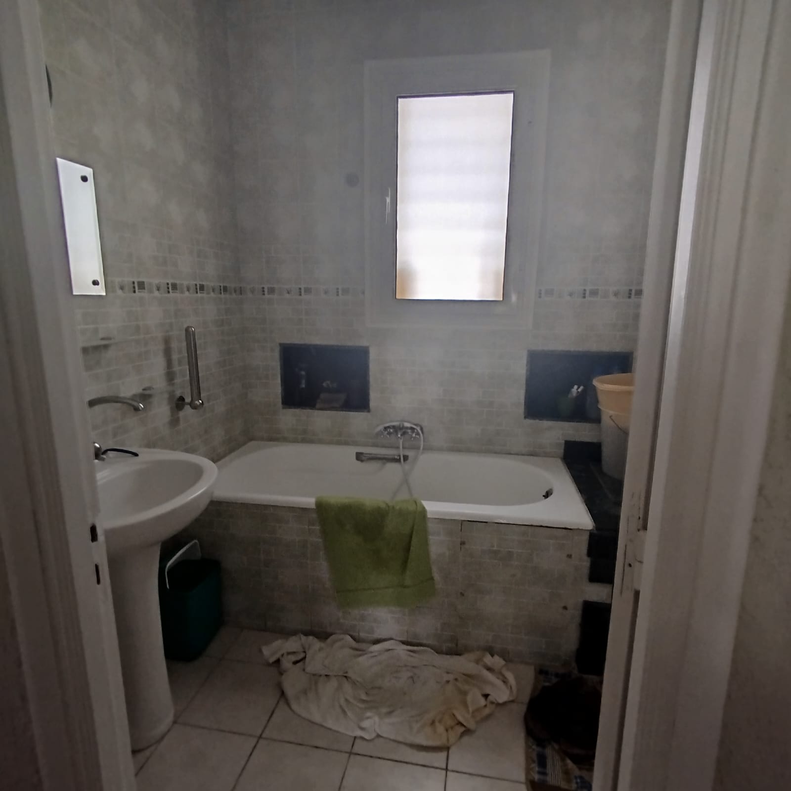 El Menzah El Menzah 9 Location Appart. 4 pices Vaste rdc de villa  menzah9a