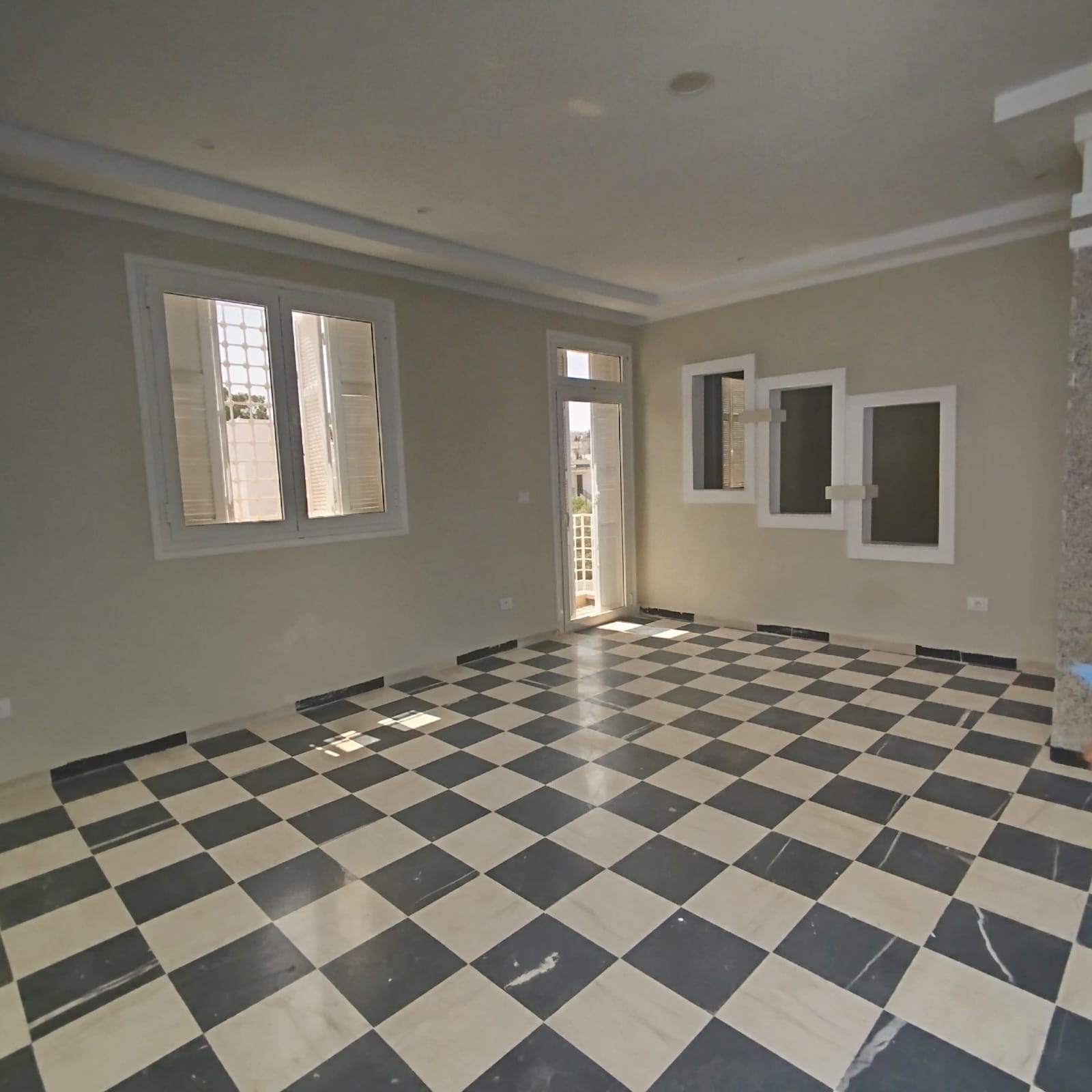 El Menzah El Menzah 9 Location Appart. 4 pices Spacieux tage de villa s3 bien ar  menzah9a