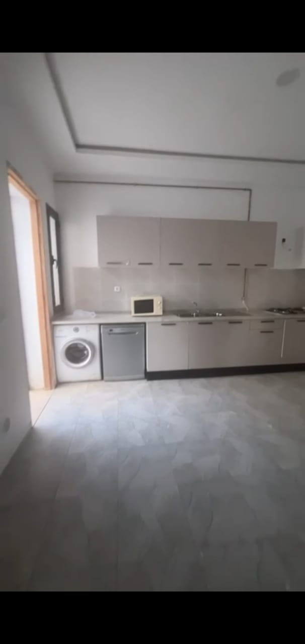 La Marsa Cite Du Stade Location Appart. 3 pices Un mignon appartement s2 meubl  marsa tabak