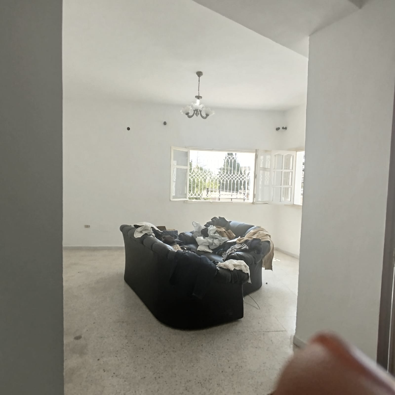 Ariana Ville El Menzah 7 Location Appart. 5 pices+ Un spacieux rdc de villa s4  menzah7