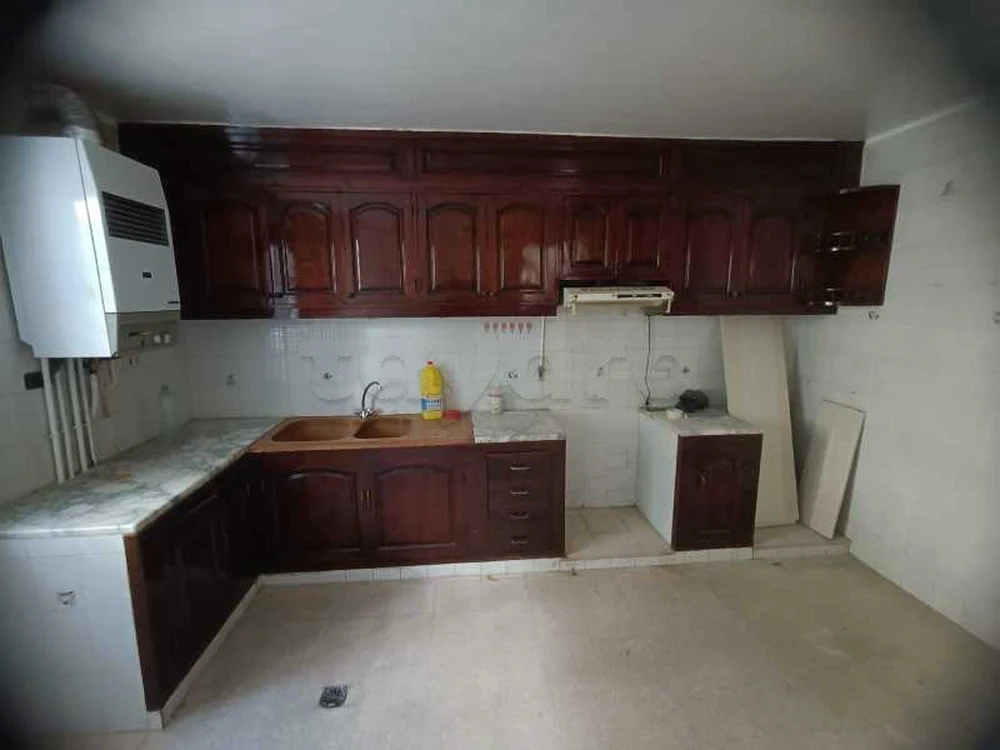 Ariana Ville El Menzah 8 Location Appart. 4 pices Spacieux rdc de villa s3  menzah8