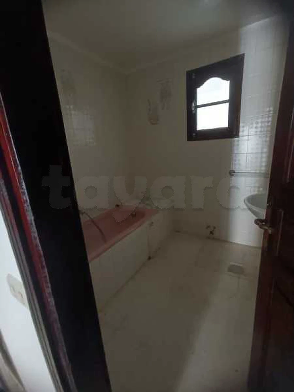 Ariana Ville El Menzah 8 Location Appart. 4 pices Spacieux rdc de villa s3  menzah8