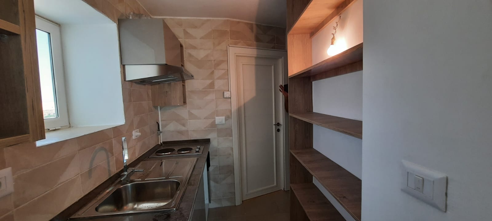 La Soukra Borj Louzir Location Appart. 2 pices Appartement standing s1 dans une villa au 3me