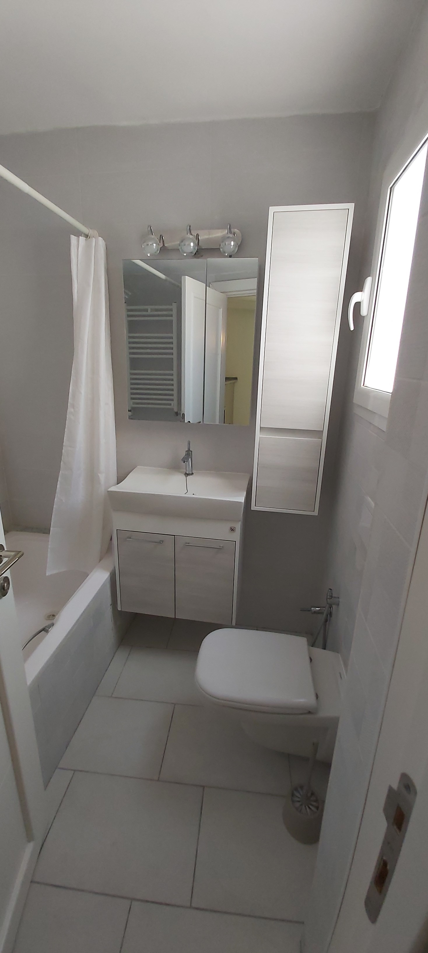 La Soukra Borj Louzir Location Appart. 2 pices Appartement standing s1 dans une villa au 3me