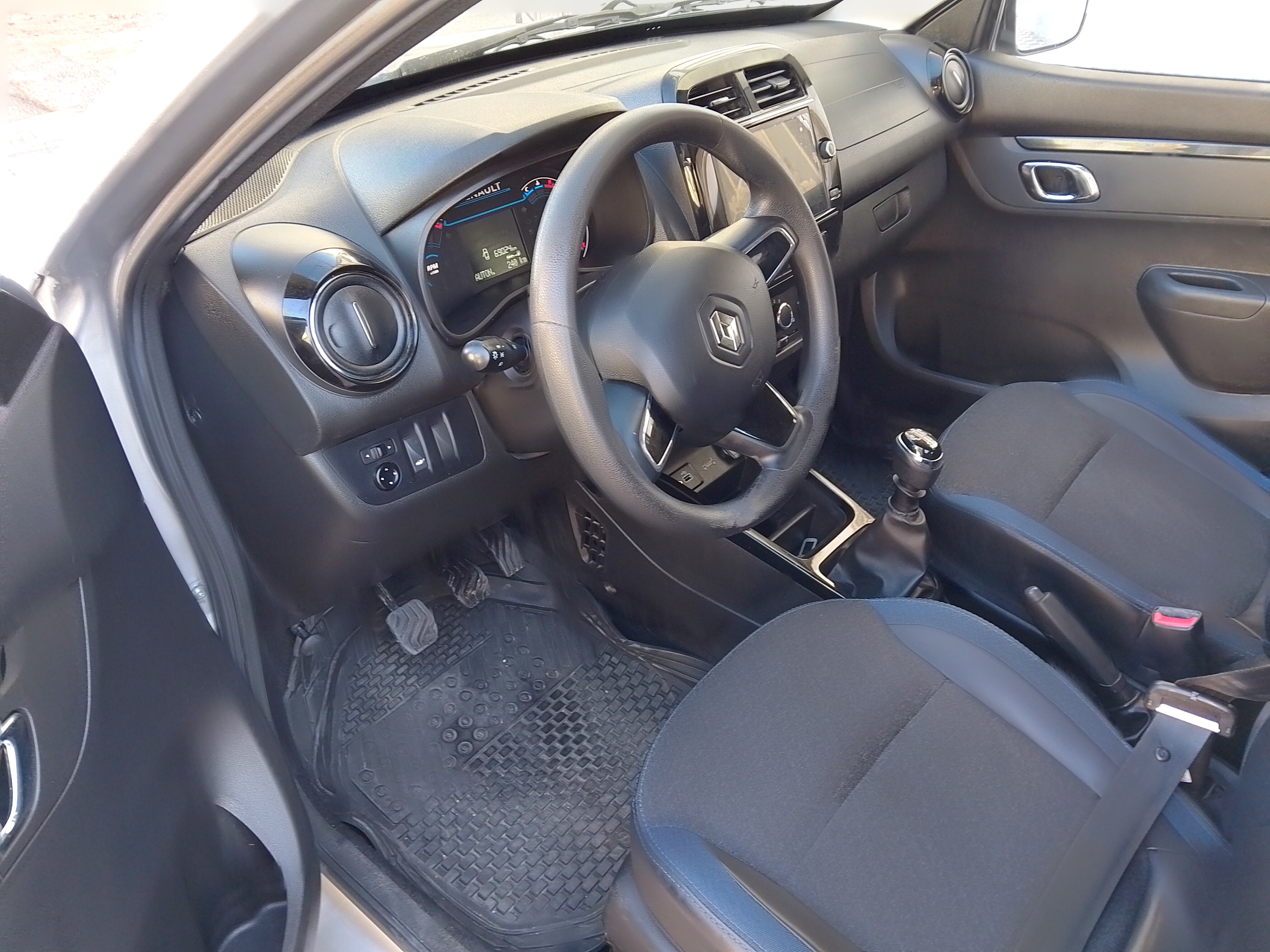 Soliman Soliman Renault Clio Renault kwid 1re main