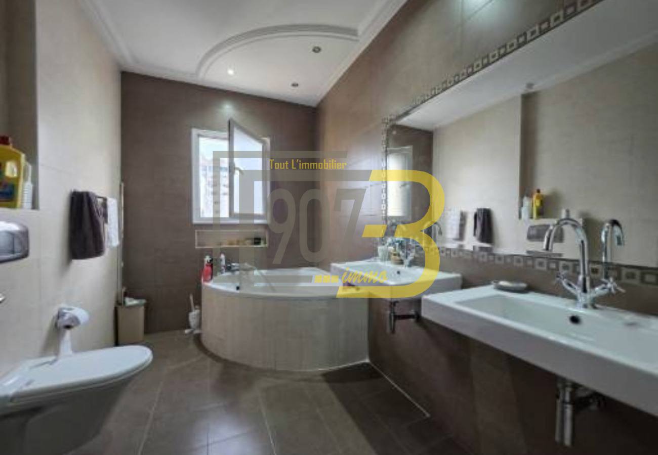 Ariana Ville Cite Ennasr 2 Location Appart. 3 pices Un tage de villa s3  ennasr 2