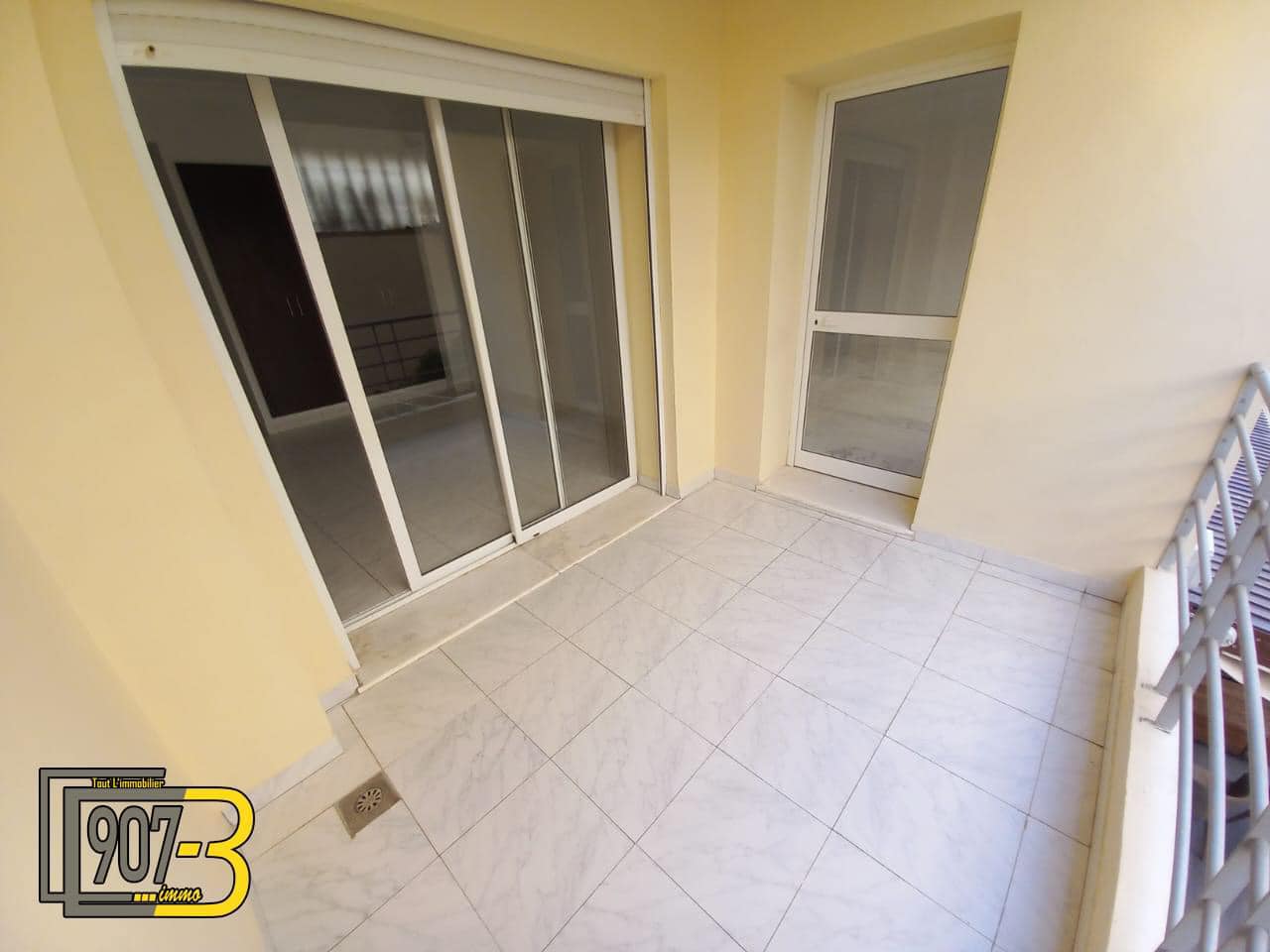 El Menzah El Menzah 9 Vente Appart. 3 pices Un appartement s3  el menzah 9c