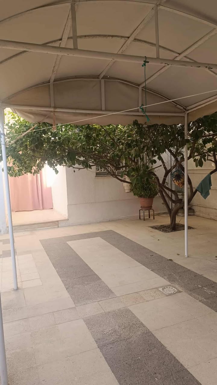 El Mourouj El Mourouj Vente Appart. 4 pices Villa deux niveaux mokhtar