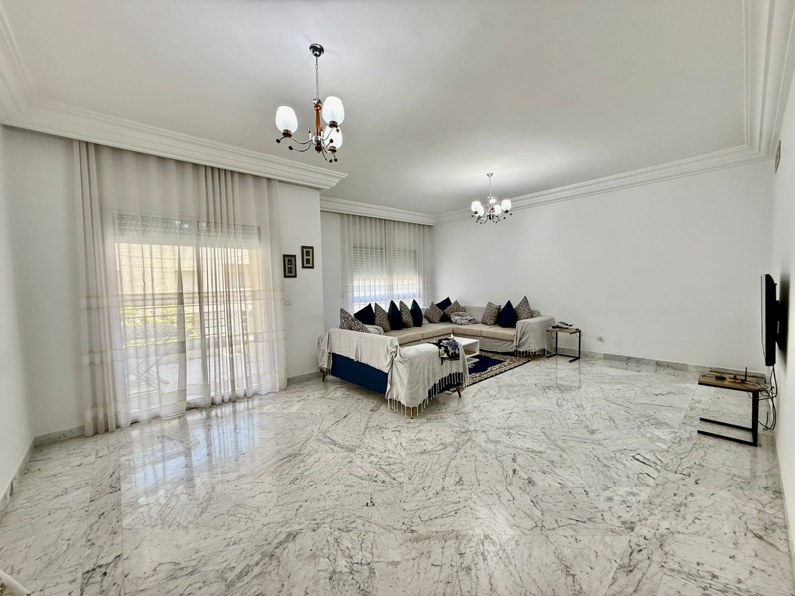 La Marsa&nbsp;Berge Du Lac&nbsp;Location&nbsp;Appart. 4 pi�ces&nbsp;Aprt salon et 4 chambres au lac 2